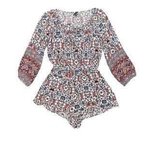 American Eagle Boho Short Romper flowy and light Floral White Blue Burgundy S